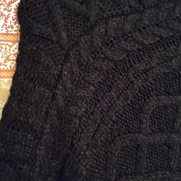 Aerie fringe cable poncho sweater black one sz - Picture 2 of 4